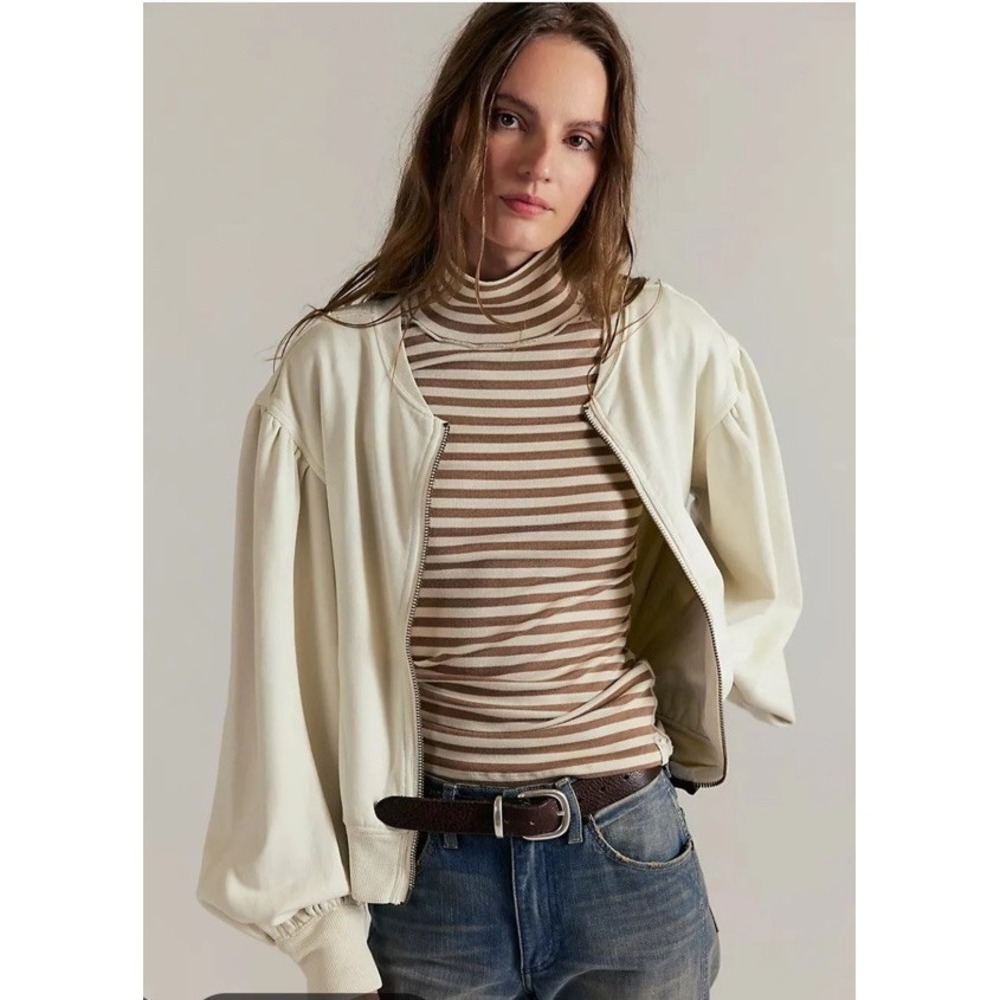 FREE PEOPLE Okayyy White Chocolate Ivory Sweatshirt Bomber Jacket S Puff Sleeve